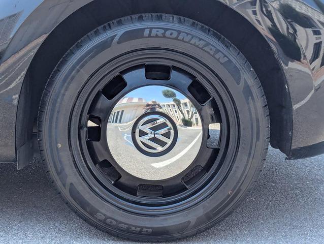 Photo of 2015 Black Uni Volkswagen Beetle