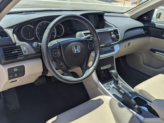 Photo of 2014 White Orchid Pearl Honda Accord