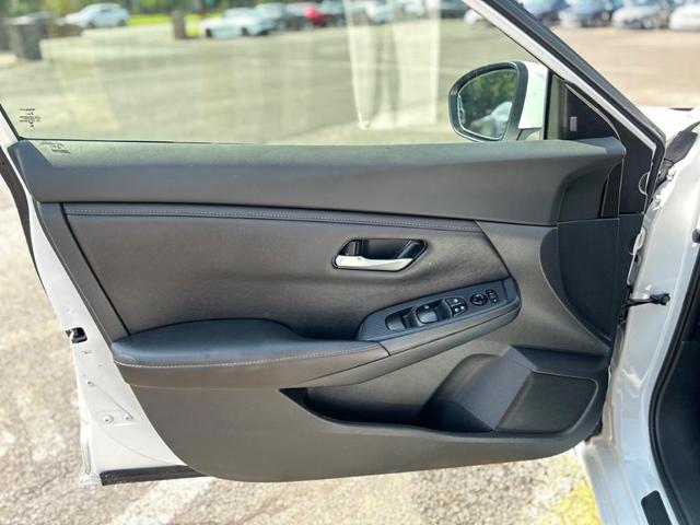 Photo of 2023 Cloud White Nissan Sentra