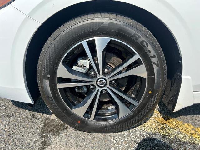 Photo of 2023 Cloud White Nissan Sentra