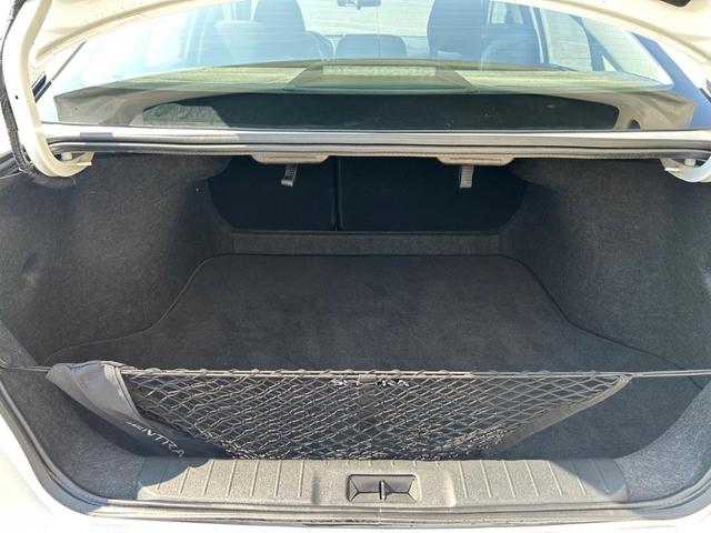 Photo of 2023 Cloud White Nissan Sentra