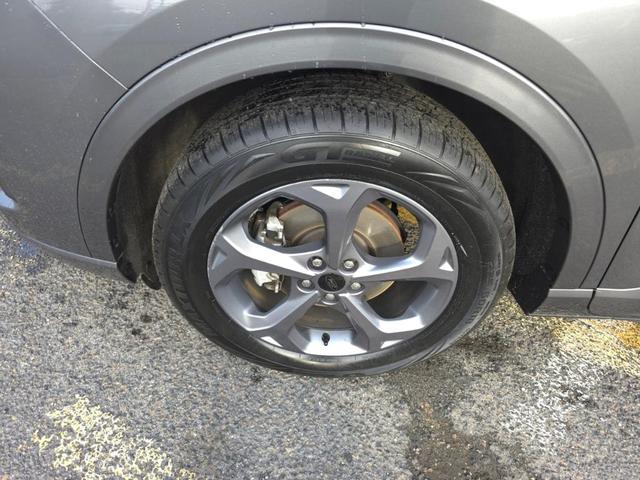 Photo of 2023 Gray Metallic Ford Escape