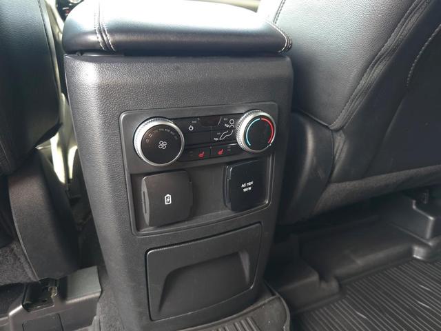 Photo of 2022 Agate Black Metallic Ford Explorer