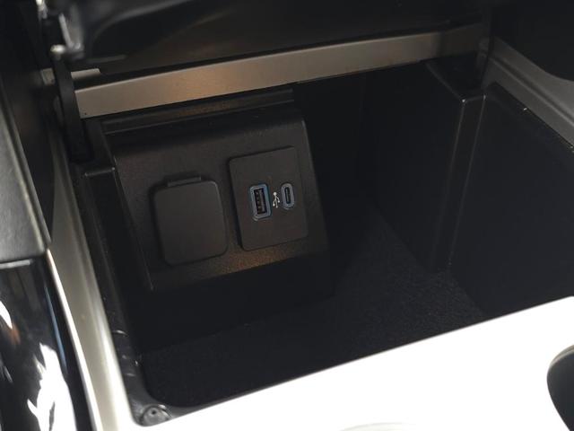 Photo of 2022 Agate Black Metallic Ford Explorer