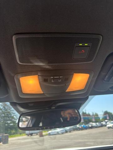 Photo of 2024 2t Wht Blk Roof Nissan Z