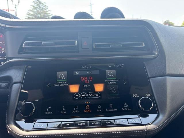 Photo of 2024 2t Wht Blk Roof Nissan Z