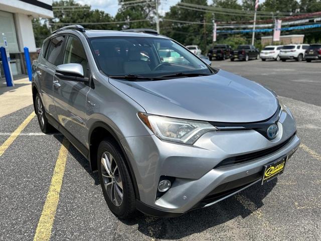 Photo of 2017 Silver Sky Metallic Toyota RAV4 Hybrid