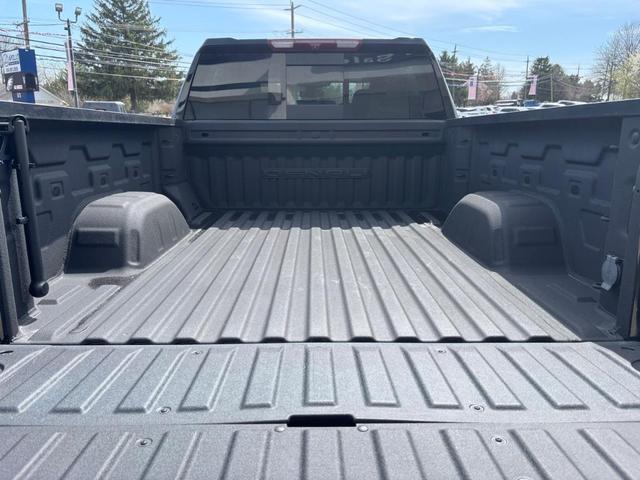 Photo of 2024 Onyx Black GMC Sierra 1500