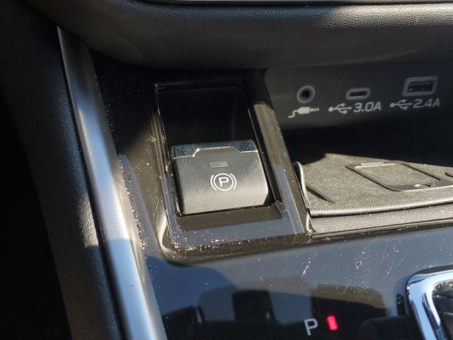Photo of 2023 Crystal White Pearl Subaru Outback