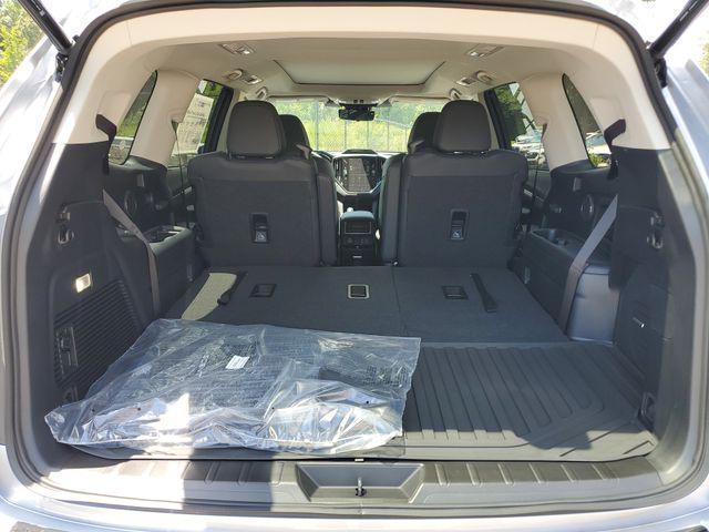 Photo of 2025 Ice Silver Subaru Ascent