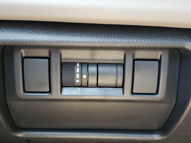 Photo of 2025 Crystal White Subaru Forester