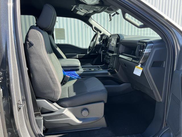 Photo of 2025 Gray Metallic Ford F-150