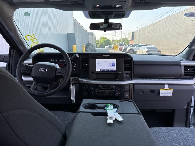 Photo of 2025 Oxford White Ford F-350