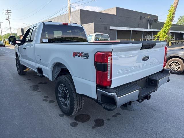 Photo of 2025 Oxford White Ford F-350