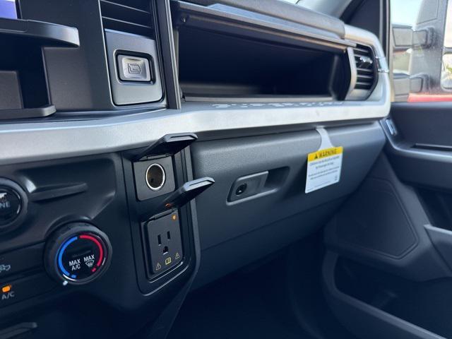 Photo of 2025 Oxford White Ford F-350