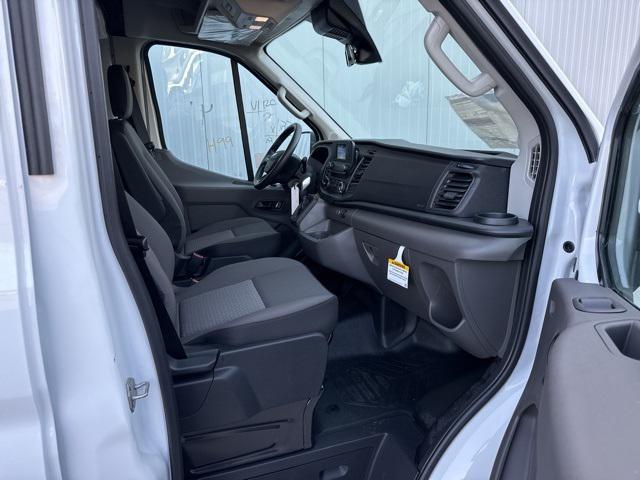 Photo of 2025 Oxford White Ford Transit-350