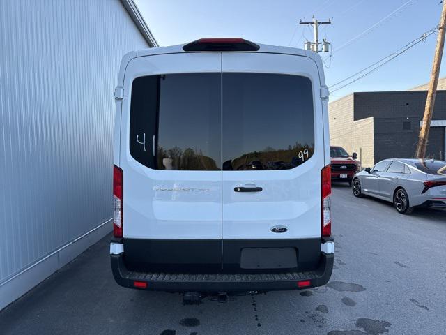 Photo of 2025 Oxford White Ford Transit-350