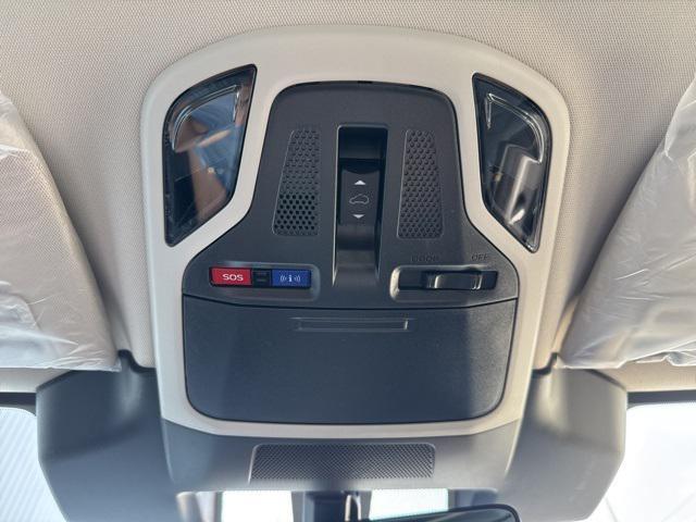 Photo of 2025 Crystal White Pearl Subaru Legacy
