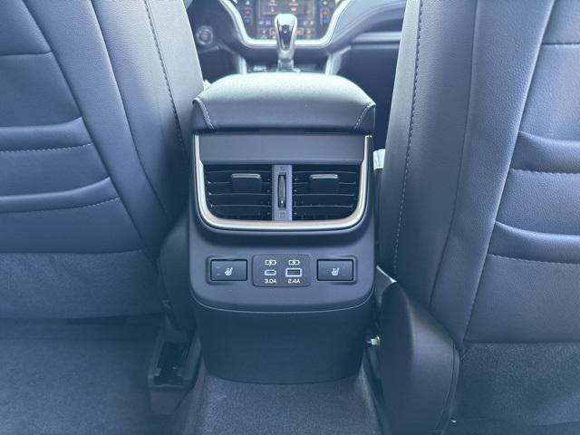 Photo of 2025 Crystal White Pearl Subaru Legacy