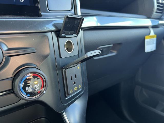 Photo of 2025 White Metallic Ford F-150
