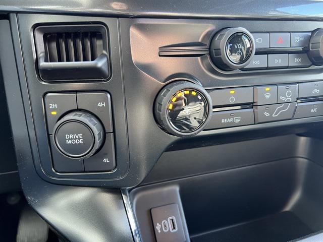 Photo of 2025 White Metallic Ford F-150