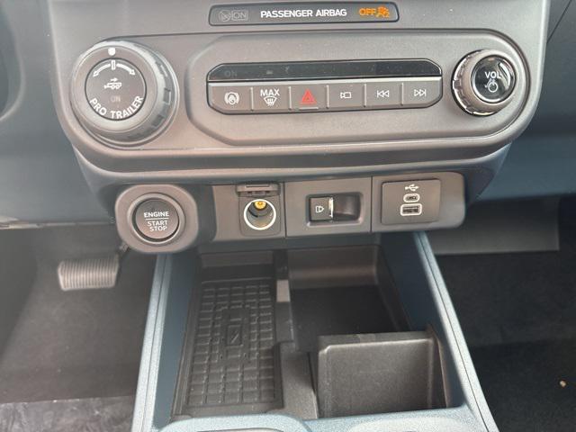 Photo of 2025 White Ford Maverick