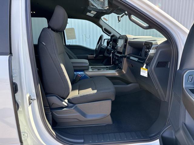 Photo of 2025 Oxford White Ford F-150