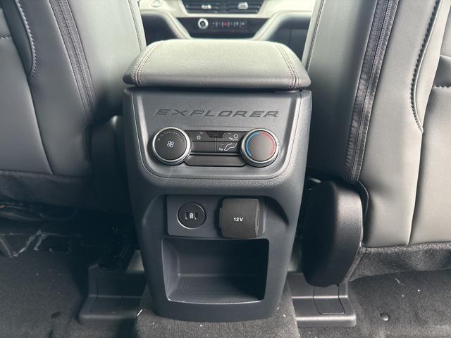 Photo of 2025 Carbonized Gray Metallic Ford Explorer