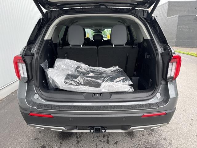 Photo of 2025 Carbonized Gray Metallic Ford Explorer