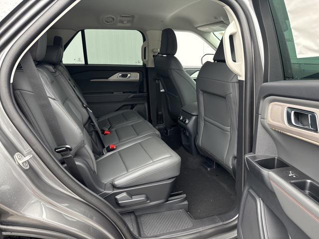Photo of 2025 Carbonized Gray Metallic Ford Explorer