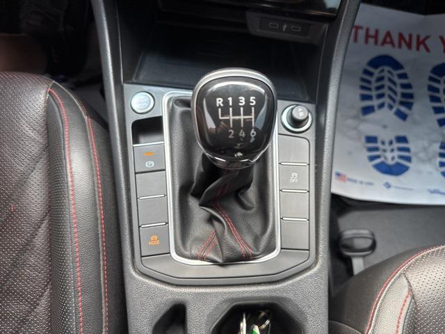 Photo of 2022 Kings Red Metallic Volkswagen Jetta GLI