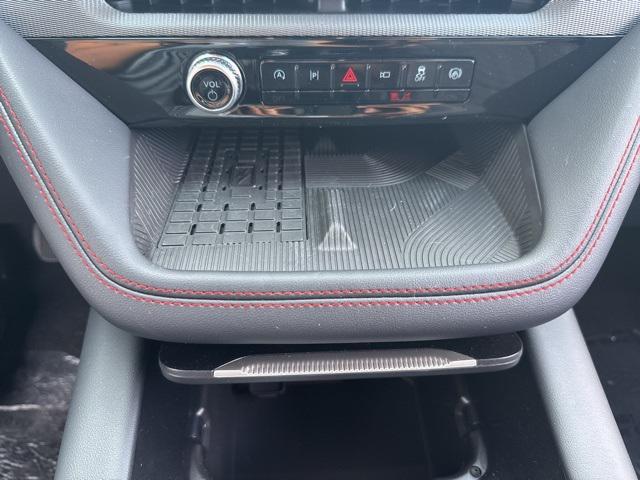 Photo of 2025 Star White Metallic Tri-Coat Ford Explorer