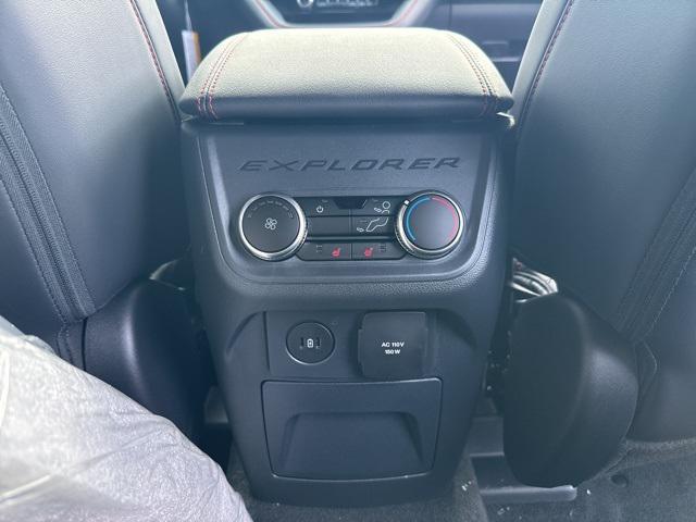 Photo of 2025 Star White Metallic Tri-Coat Ford Explorer