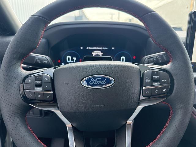 Photo of 2025 Star White Metallic Tri-Coat Ford Explorer