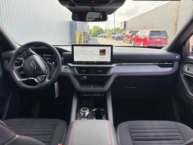 Photo of 2025 Star White Metallic Tri-Coat Ford Explorer