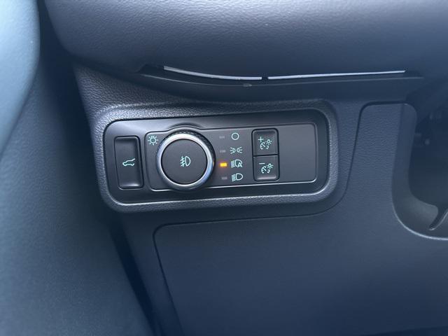 Photo of 2025 Star White Metallic Tri-Coat Ford Explorer