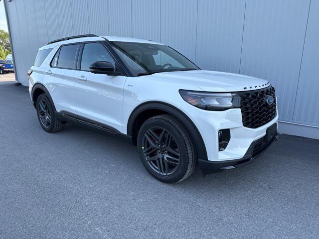 Photo of 2025 Star White Metallic Tri-Coat Ford Explorer