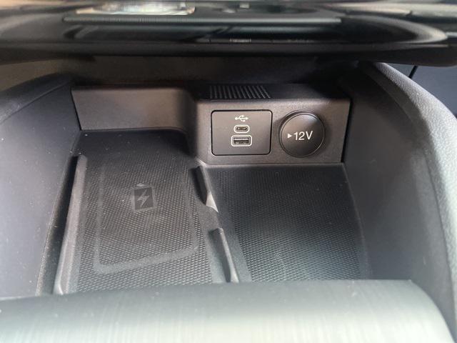 Photo of 2025 Star White Metallic Tri-Coat Ford Escape