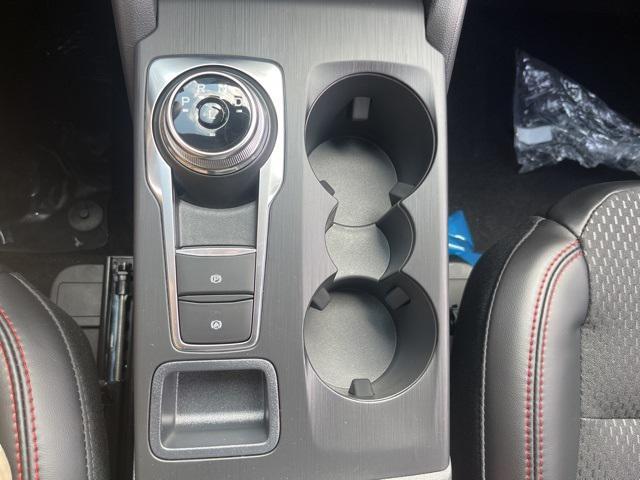 Photo of 2025 Star White Metallic Tri-Coat Ford Escape
