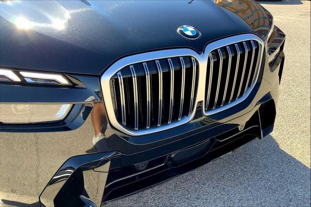 Photo of 2025 BLACK BMW X7