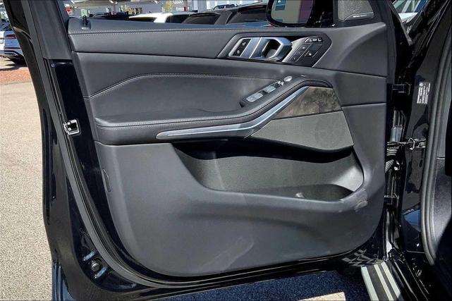 Photo of 2025 BLACK BMW X7