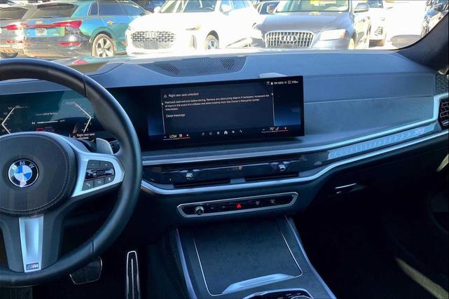 Photo of 2025 BLACK BMW X7