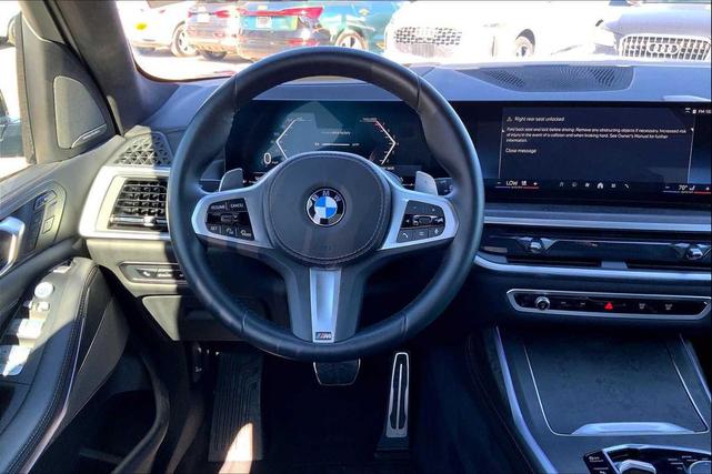 Photo of 2025 BLACK BMW X7