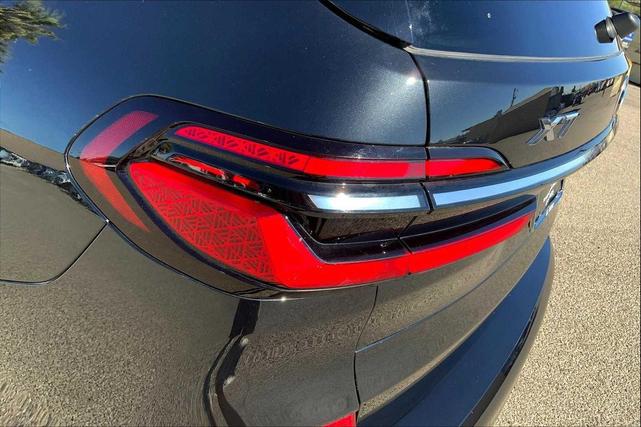 Photo of 2025 BLACK BMW X7