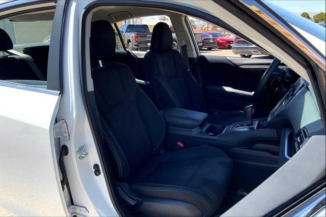 Photo of 2022 Crystal White Pearl Subaru Legacy