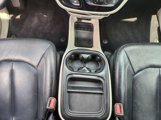 Photo of 2019 Gray Chrysler Pacifica