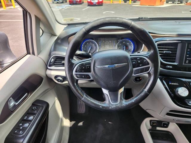 Photo of 2019 Gray Chrysler Pacifica