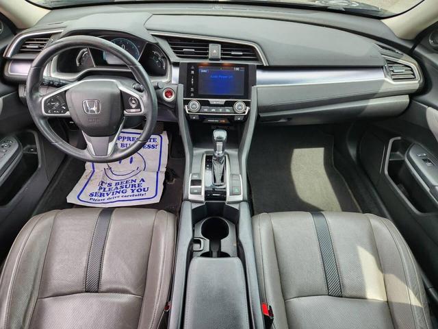Photo of 2016 Blue Honda Civic