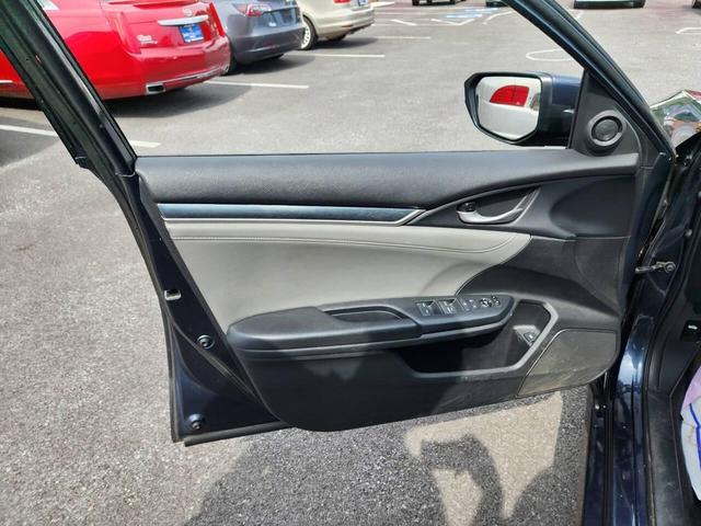 Photo of 2016 Blue Honda Civic