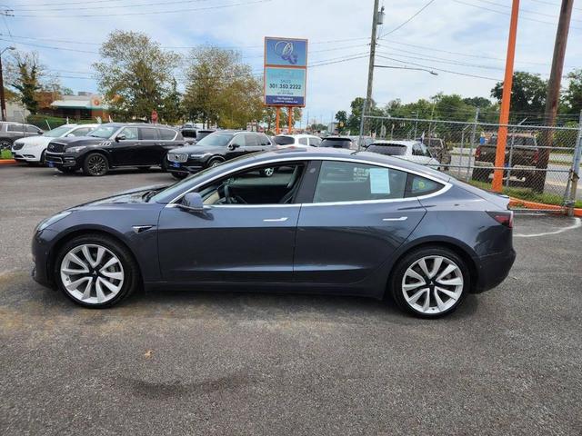 Photo of 2018 Gray Tesla Model 3